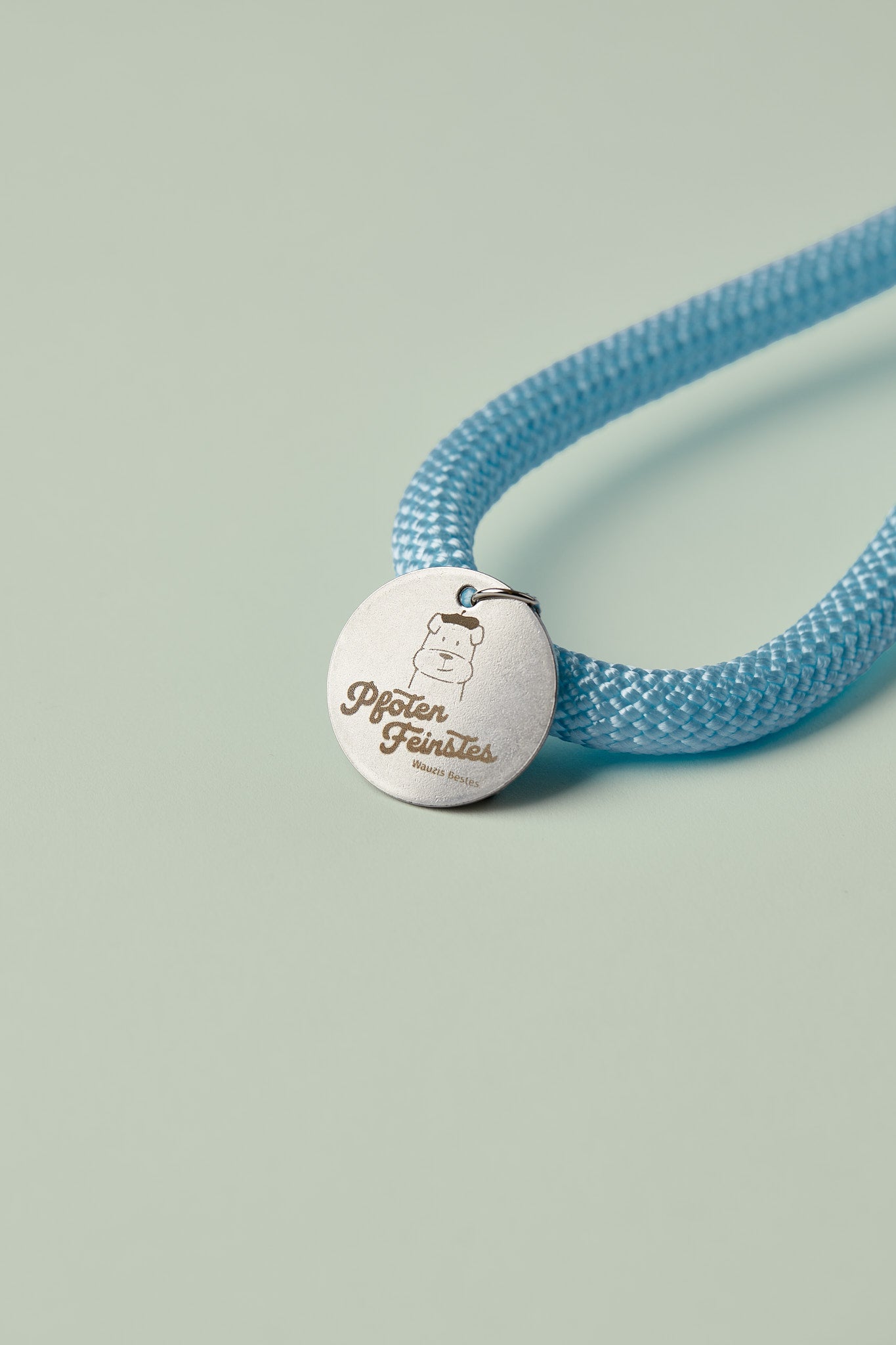 Hundeleine in Blau und Braun mit silbernen Beschlägen – elegante Premium-Leine für mittelgroße und große Hunde, handgemacht in Österreich