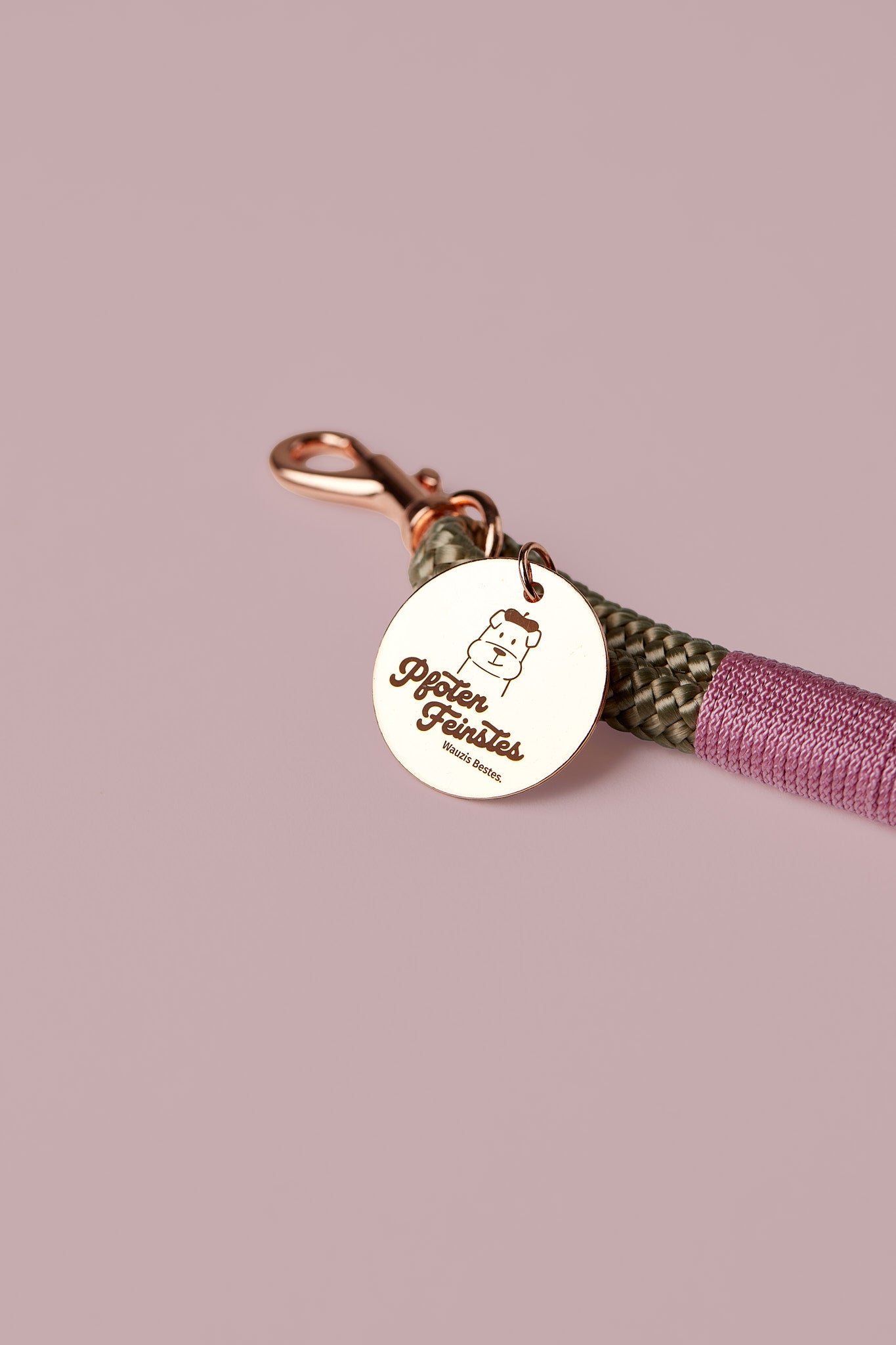 Verstellbare Hundeleine in Rosé mit roségoldenen Beschlägen – elegante Premium Leine - handgemacht in Österreich - für kleine Hunde