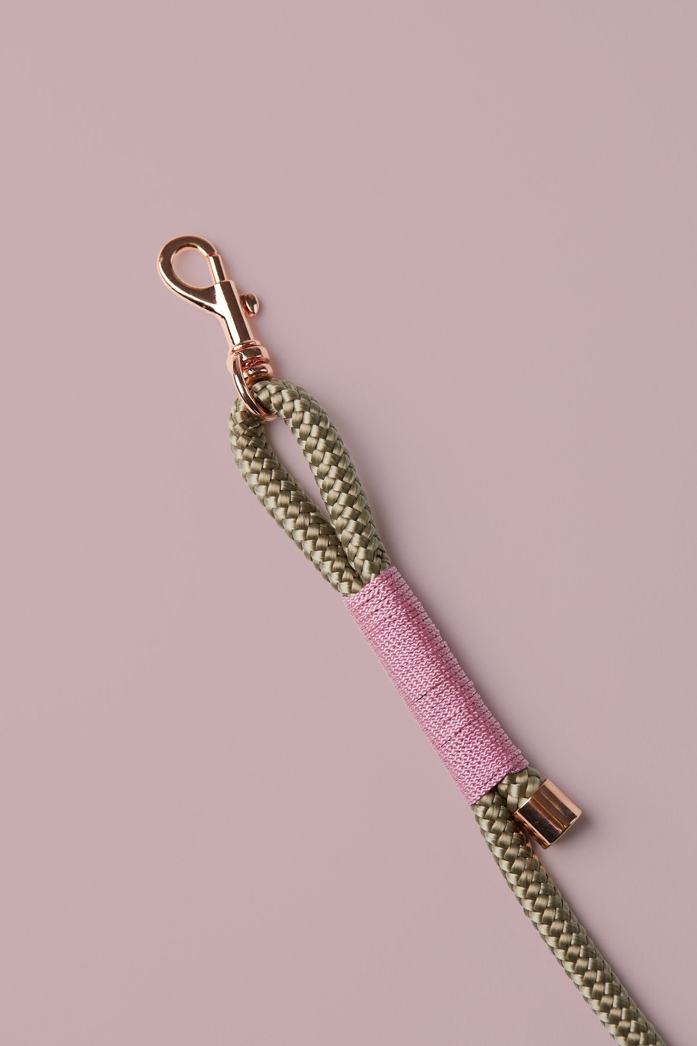  Hundeleine in Rosé mit roségoldenen Beschlägen – elegante Premium Leine - handgemacht in Österreich - für kleine Hunde